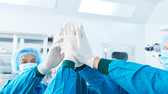9 Orthopedic Surgeons Making Headlines